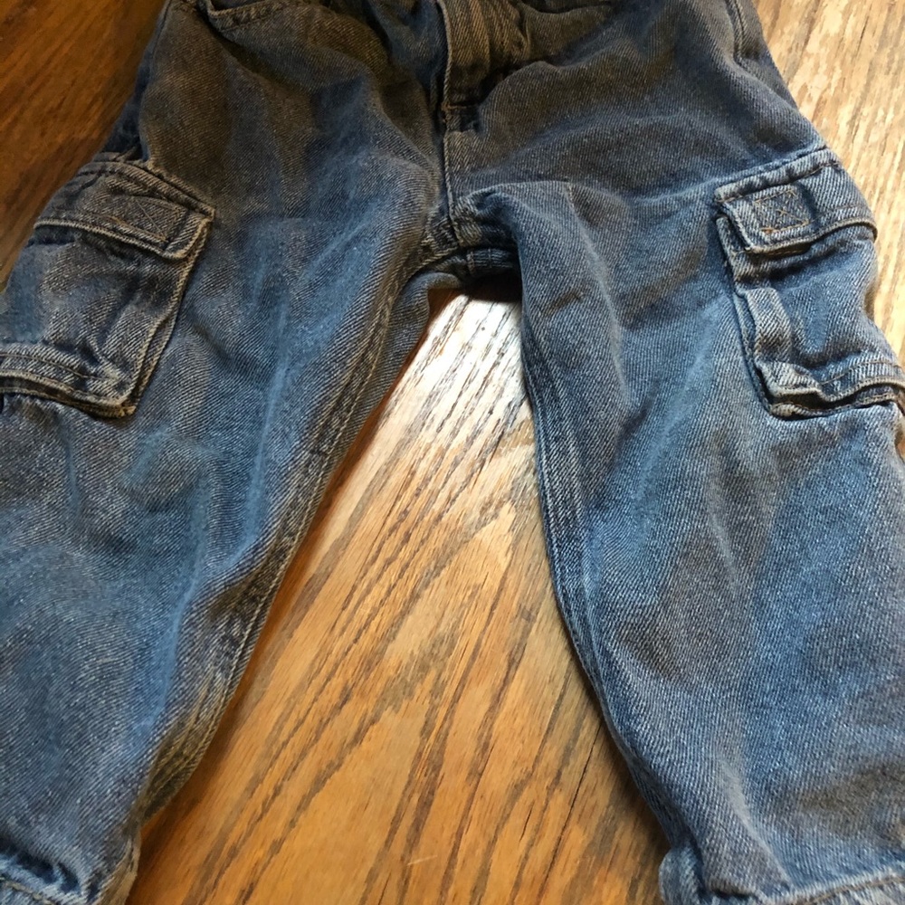 Jeans with utility pockets